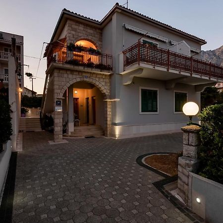 Apartments Carmen Makarska Ngoại thất bức ảnh