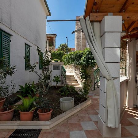 Apartments Carmen Makarska Ngoại thất bức ảnh