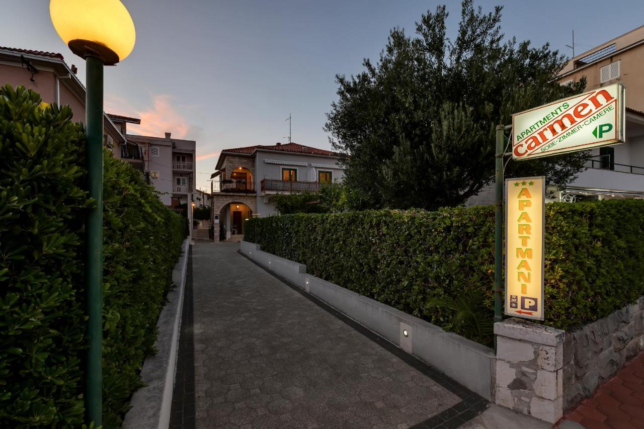 Apartments Carmen Makarska Ngoại thất bức ảnh