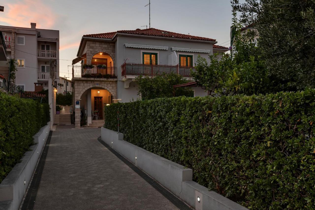 Apartments Carmen Makarska Ngoại thất bức ảnh