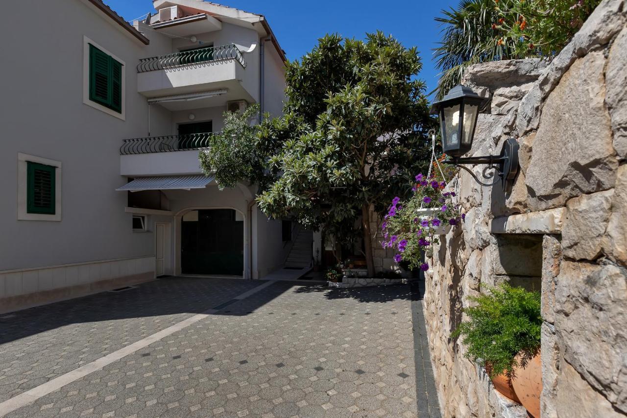 Apartments Carmen Makarska Ngoại thất bức ảnh