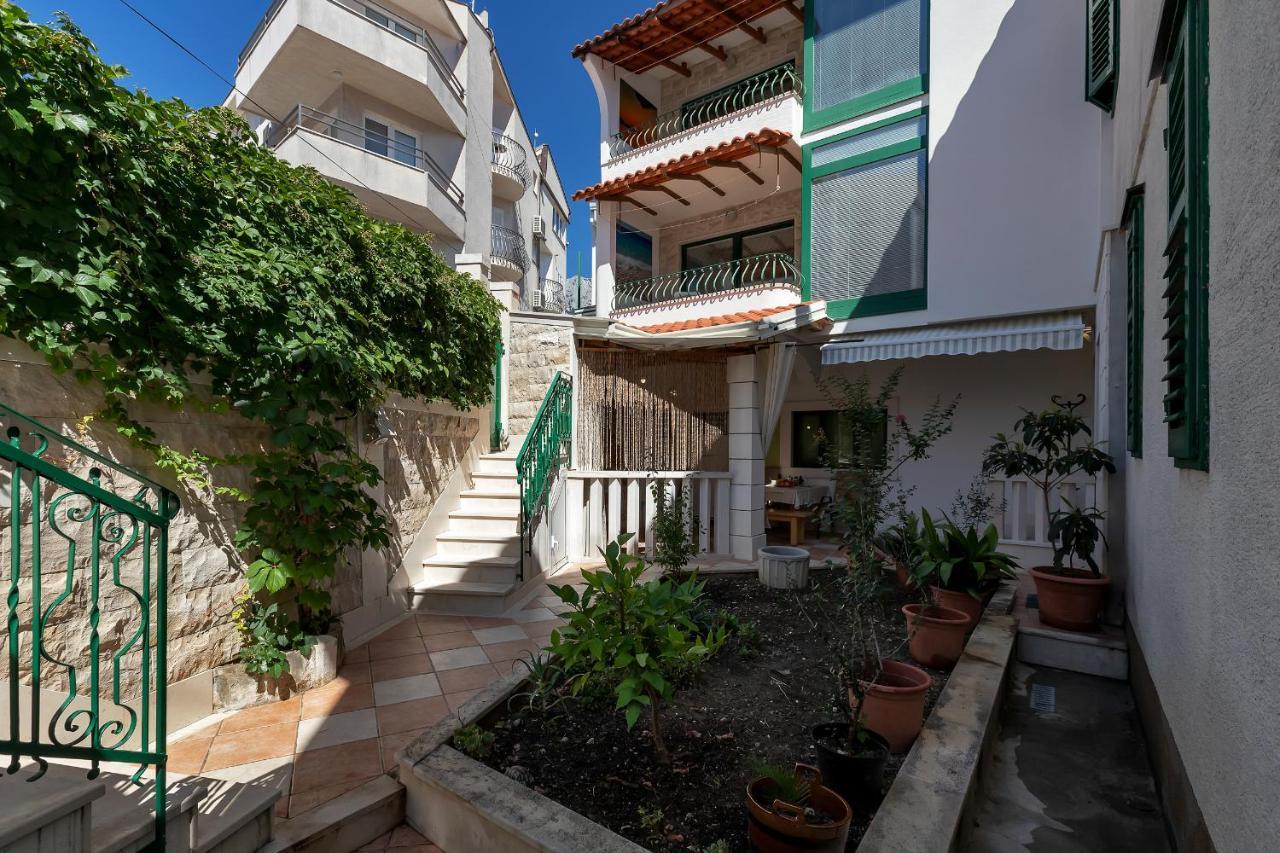 Apartments Carmen Makarska Ngoại thất bức ảnh