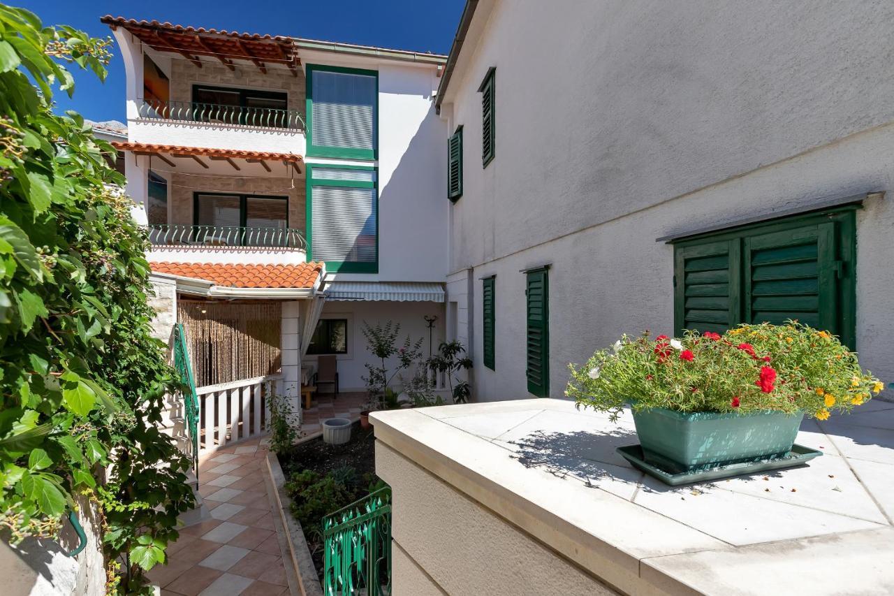 Apartments Carmen Makarska Ngoại thất bức ảnh