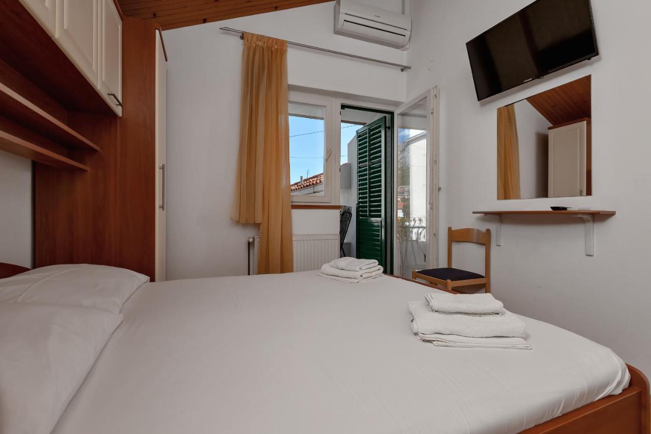 Apartments Carmen Makarska Ngoại thất bức ảnh