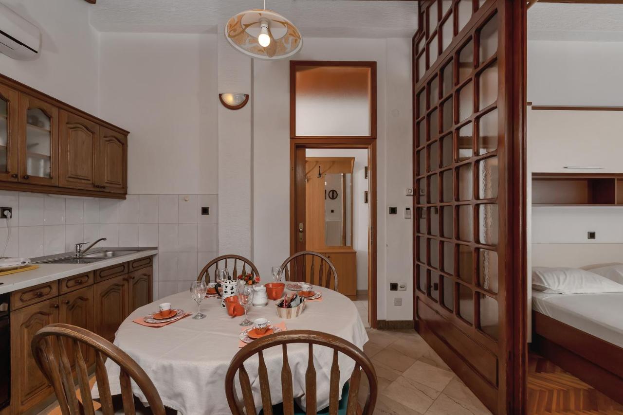 Apartments Carmen Makarska Ngoại thất bức ảnh