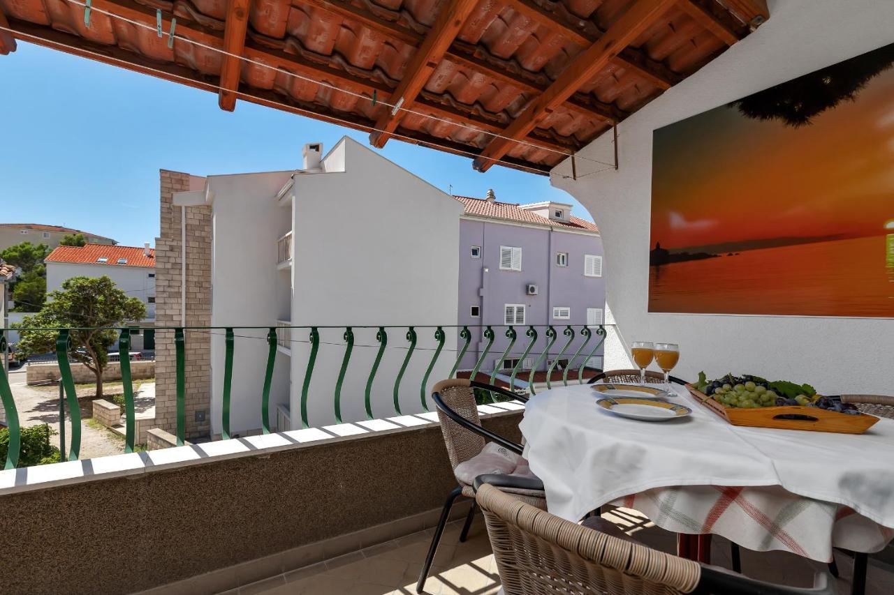 Apartments Carmen Makarska Ngoại thất bức ảnh