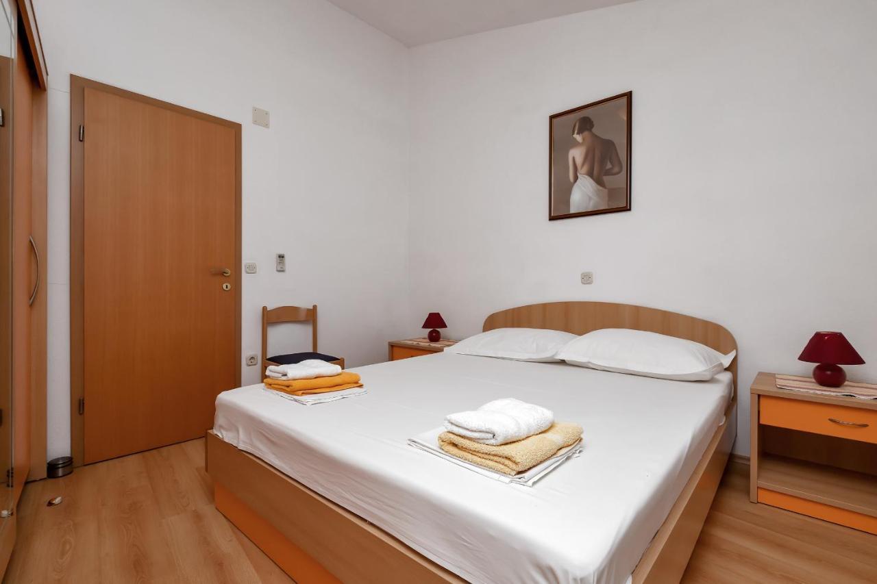 Apartments Carmen Makarska Ngoại thất bức ảnh