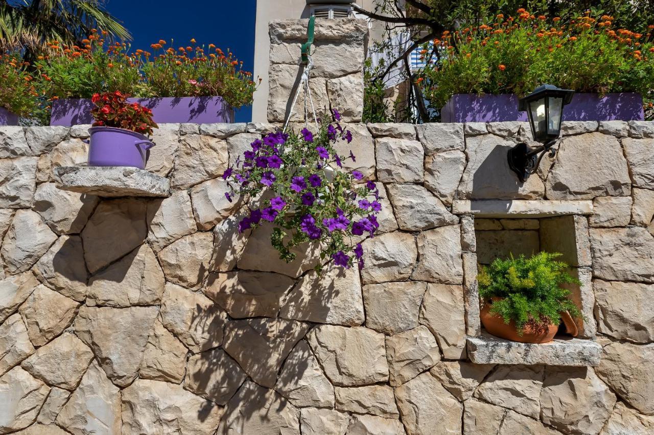 Apartments Carmen Makarska Ngoại thất bức ảnh