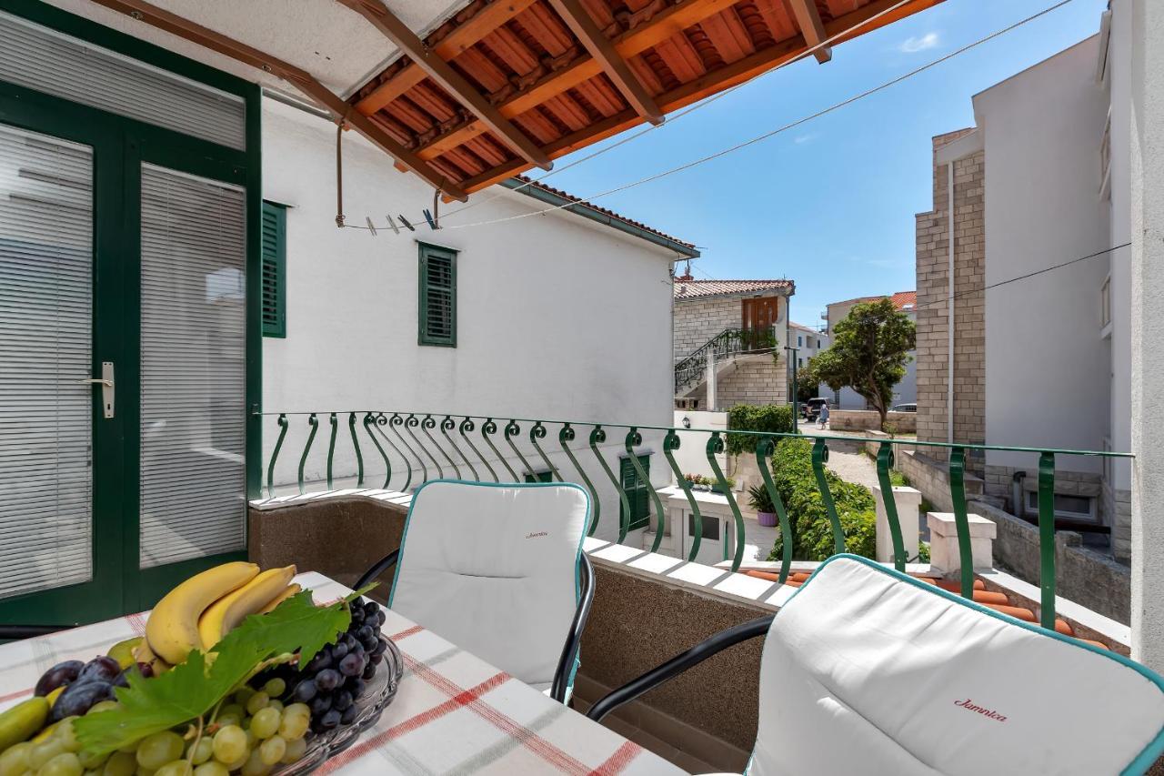 Apartments Carmen Makarska Ngoại thất bức ảnh