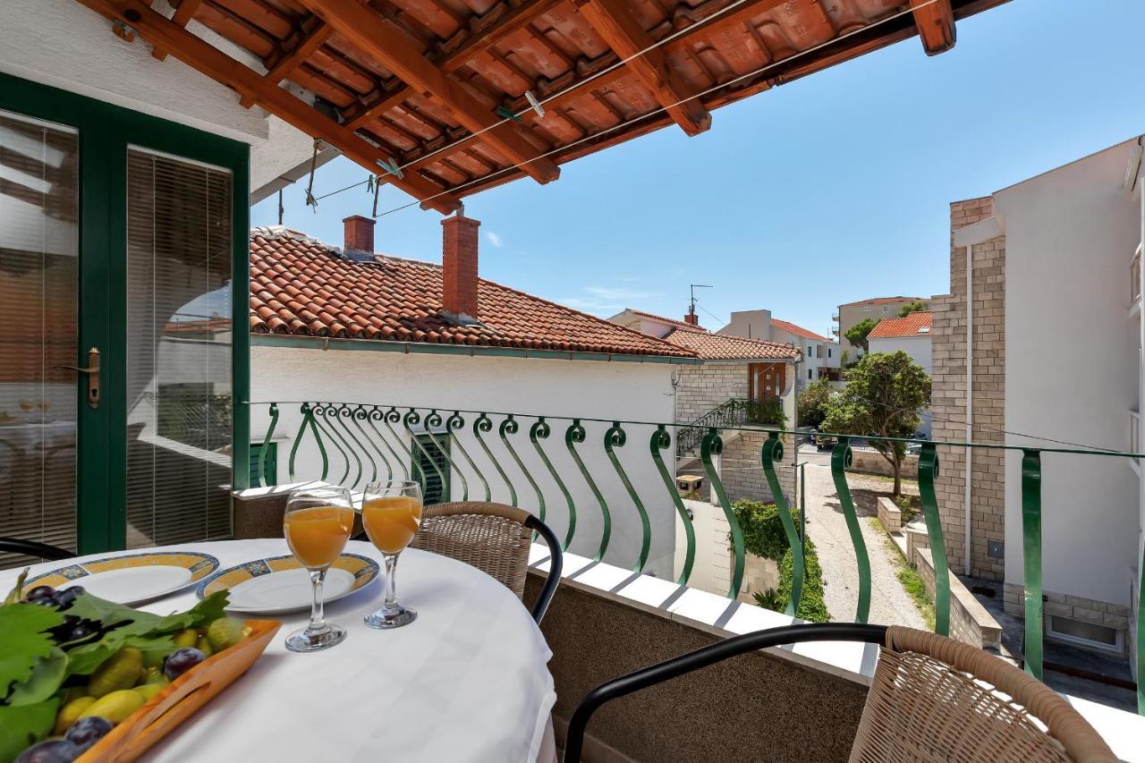 Apartments Carmen Makarska Ngoại thất bức ảnh