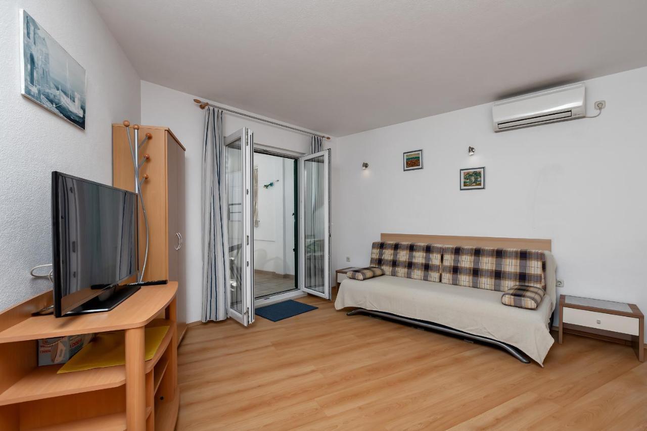 Apartments Carmen Makarska Ngoại thất bức ảnh