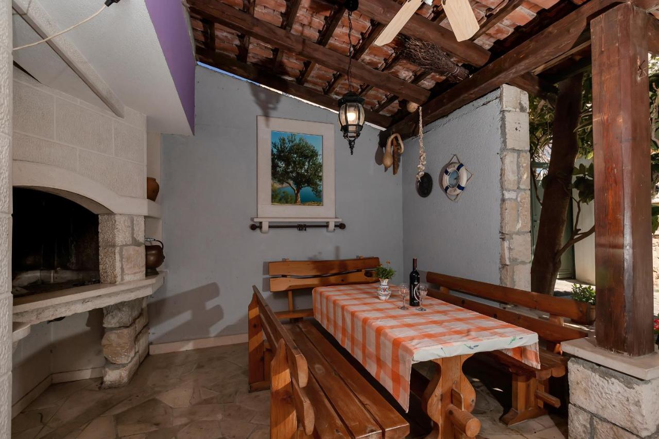 Apartments Carmen Makarska Ngoại thất bức ảnh