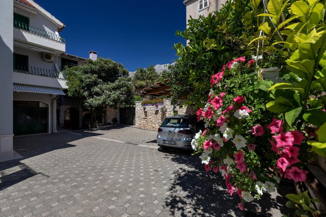 Apartments Carmen Makarska Ngoại thất bức ảnh