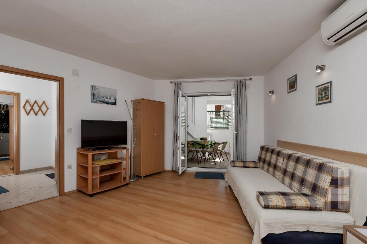 Apartments Carmen Makarska Ngoại thất bức ảnh