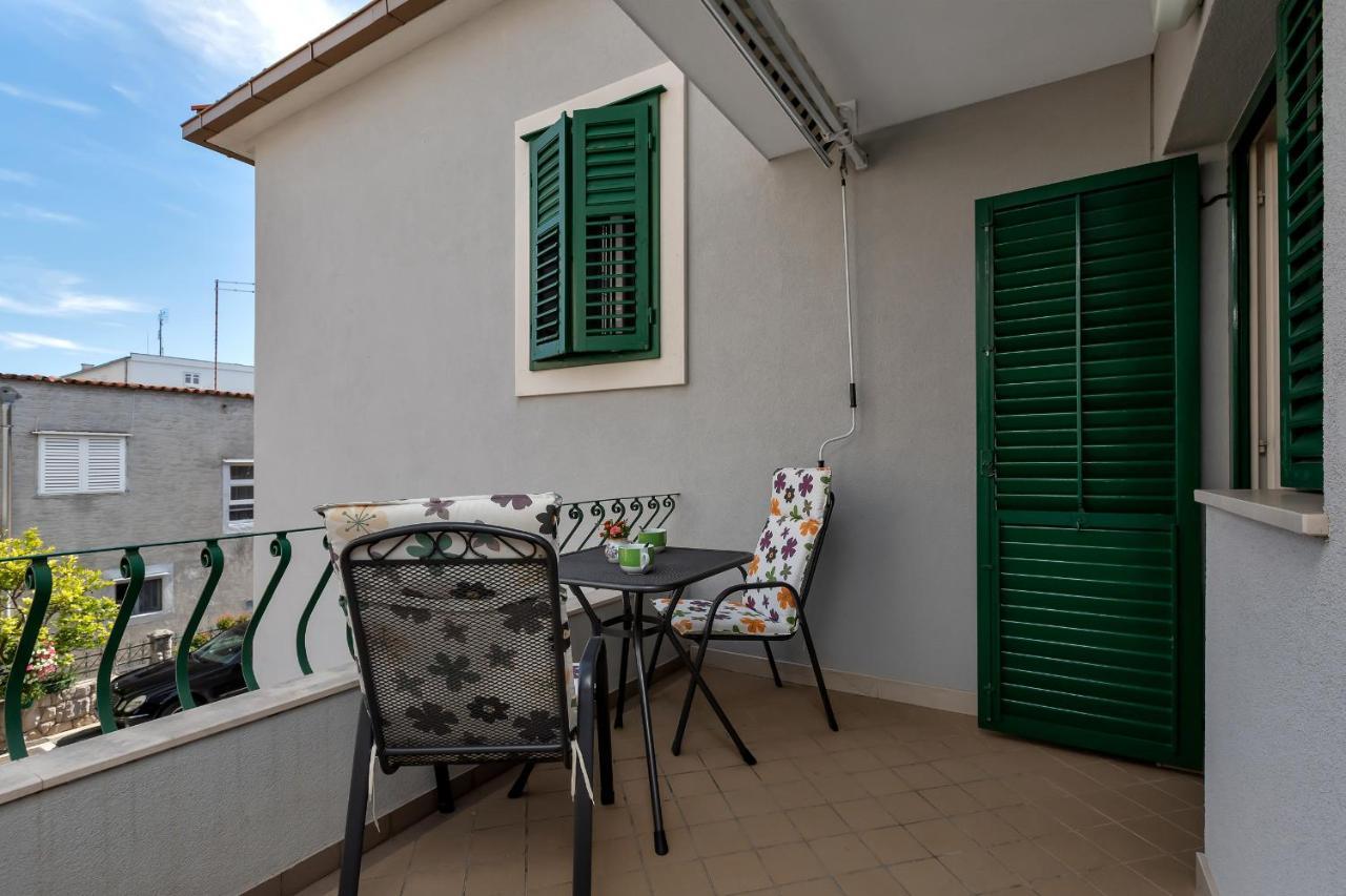 Apartments Carmen Makarska Ngoại thất bức ảnh