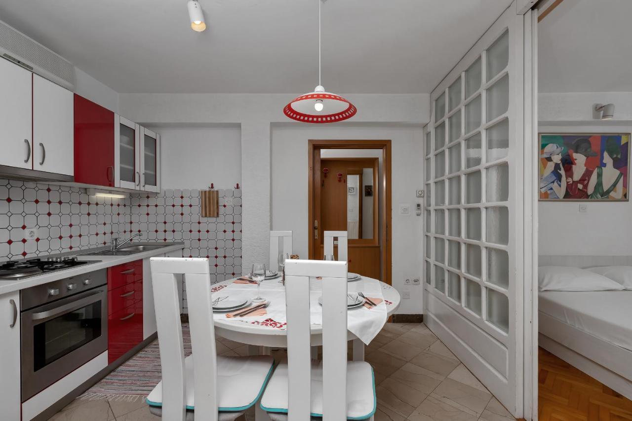 Apartments Carmen Makarska Ngoại thất bức ảnh