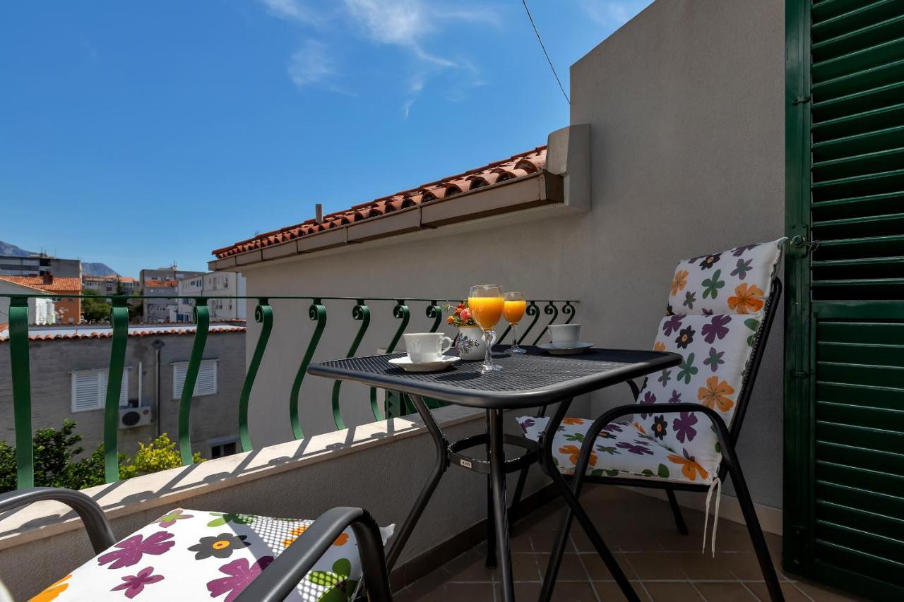 Apartments Carmen Makarska Ngoại thất bức ảnh